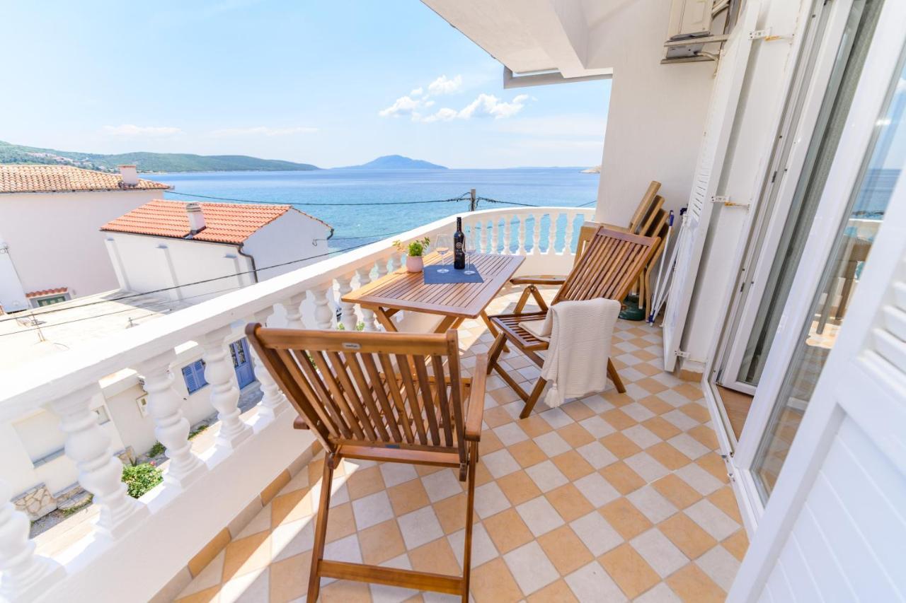Apartmani Noris Martinšćica Exterior foto