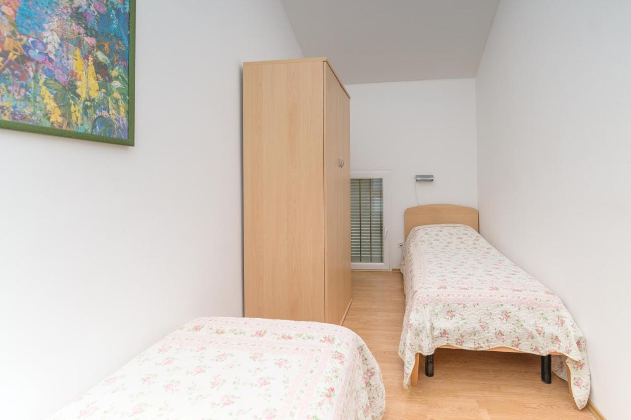 Apartmani Noris Martinšćica Exterior foto